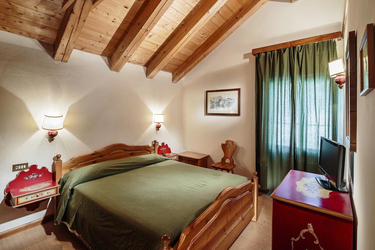 Dependance Hotel Corona Cortina dʼAmpezzo Eksteriør bilde